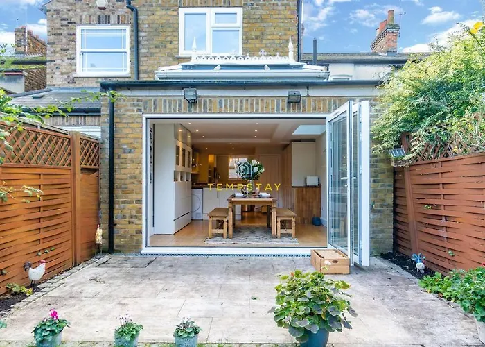 Stylish 3 Bed Cottage, Walk 2 All Sights & High St