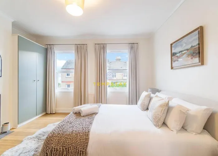 Stylish 3 Bed Cottage, Walk 2 All Sights & High St