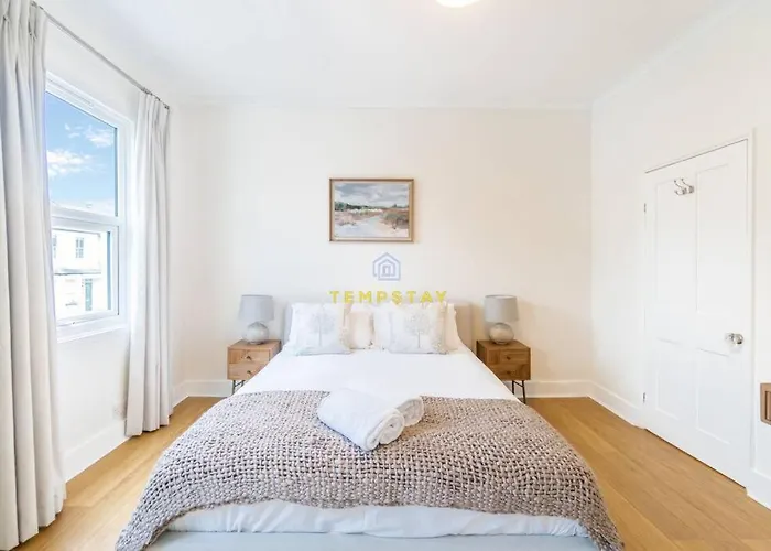 Stylish 3 Bed Cottage, Walk 2 All Sights & High St