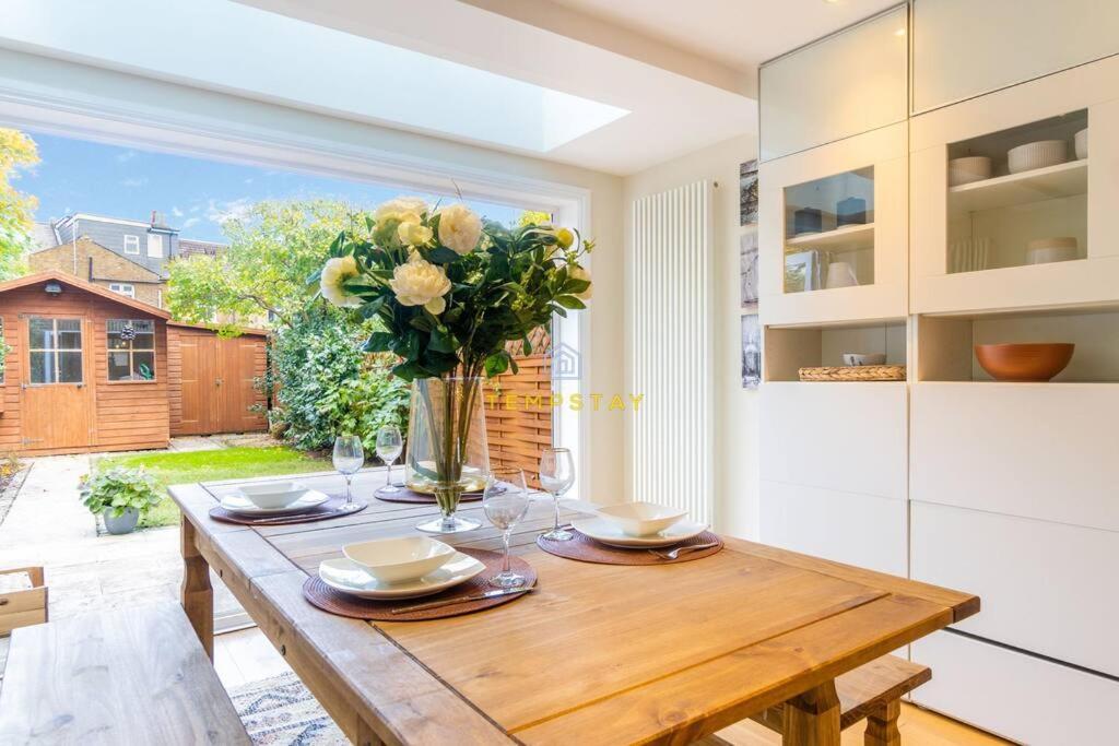 Stylish 3 Bed Cottage, Walk 2 Sights & High St Дом отдыха *